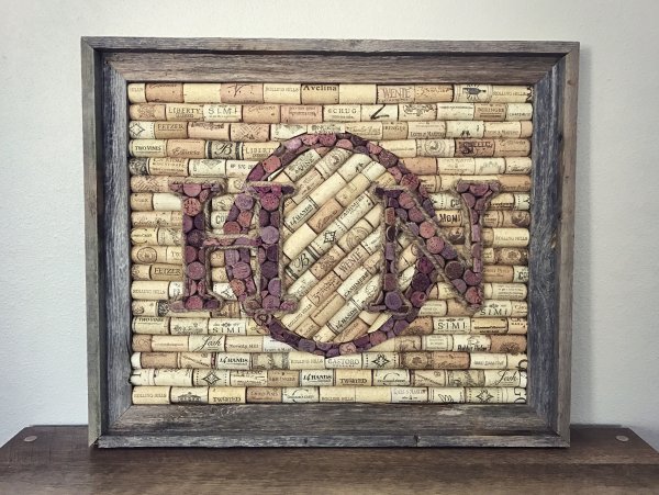 Панно из пробок от вина
