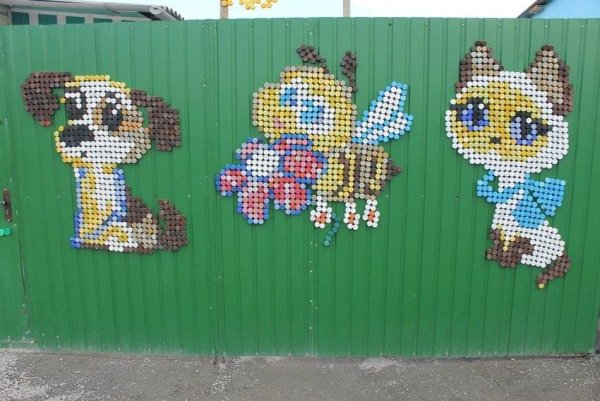 Мозаика из бутылочных крышек