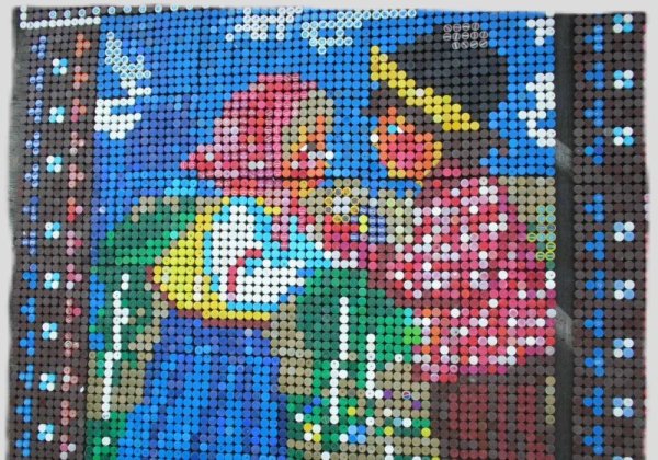 Мозаика из пробок от пластиковых бутылок