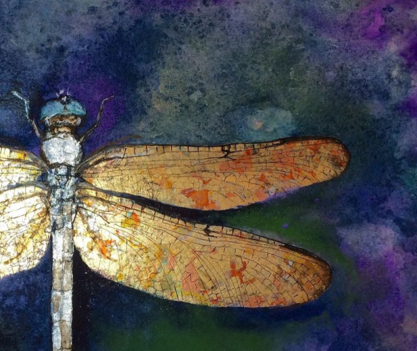 Стрекоза поталью