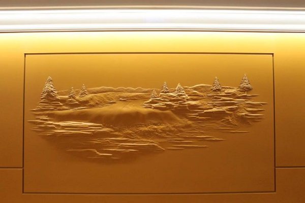 Берни Митчелл барельефы