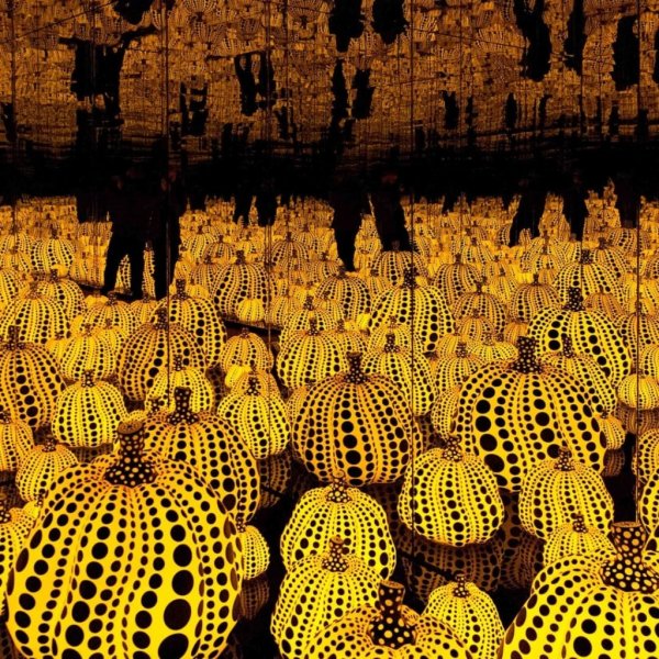 Художник Яёи Кусама