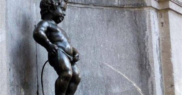 Скульптура в Бельгии Manneken Pis
