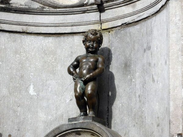 Писающийся мальчик в Брюсселе