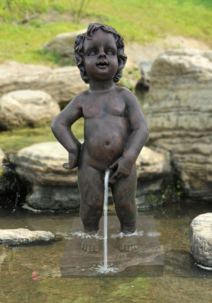 Писающий Купидон