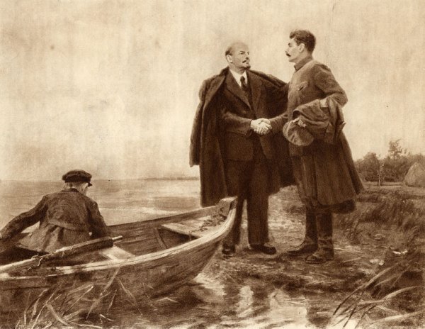 В. И. Ленин и и. в. Сталин в разливе в 1917 году