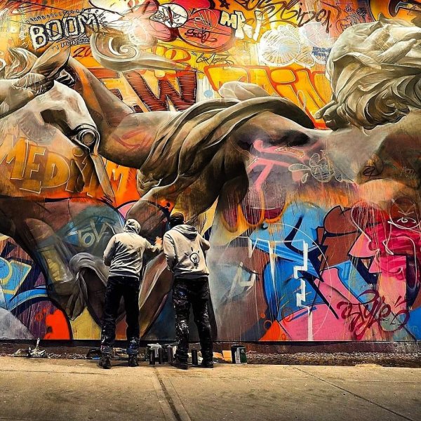 Стрит арт PICHIAVO