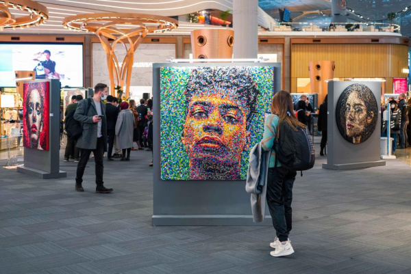 Выставка картин в аэропорту Стамбула