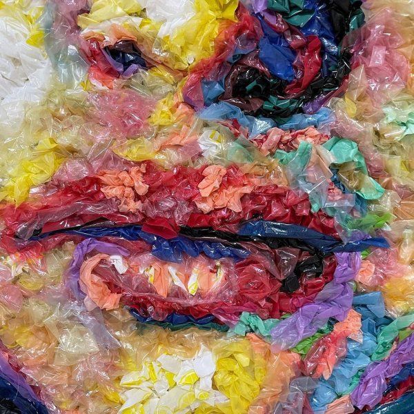 Дениз сагдыч картины из мусора