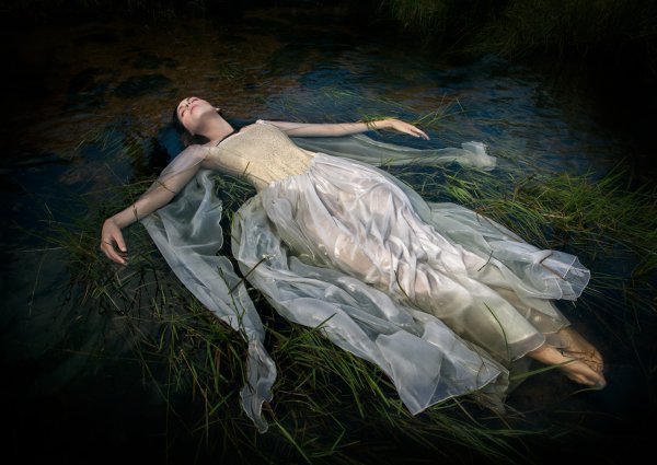 Мертвая девушка фэнтези