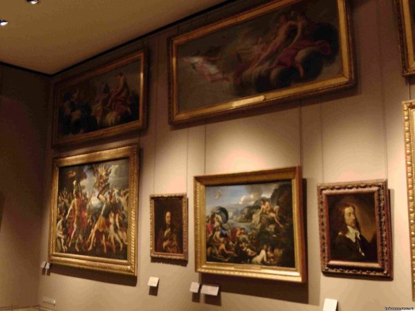 Картинная галерея в Лувре