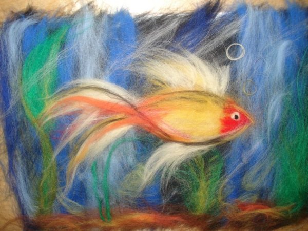 Шерстяная акварель Золотая рыбка