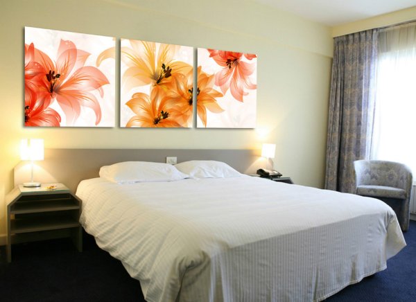 Картины для интерьера спальни