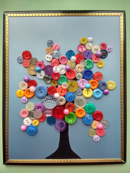 Панно из пуговиц для ребёнка