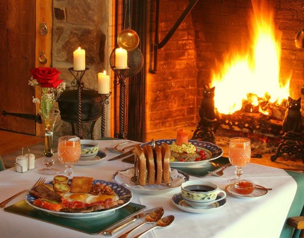 Уютный вечер у камина