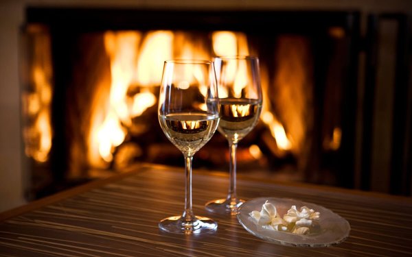 Камин вино романтика