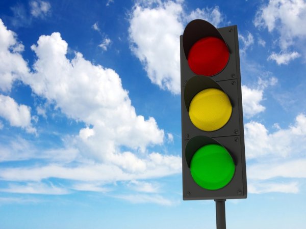 Светофор на дороге