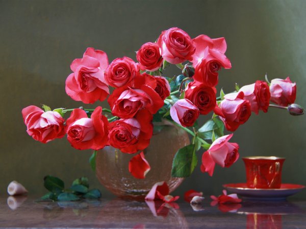 Цветы в вазе