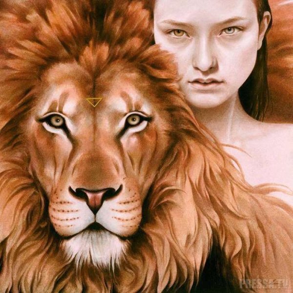 Девушка со львом портрет