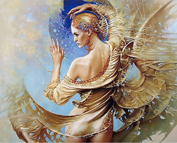 Восточная девушка в золоте