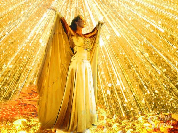 Барельеф женская фигура