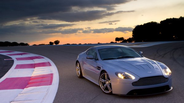 Aston Martin v12 Vantage 2007