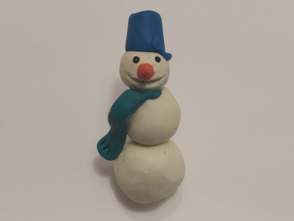 Новогодняя аппликация из пластилина