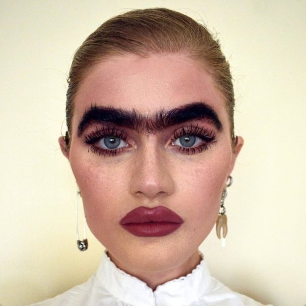 Линда евангелиста брови