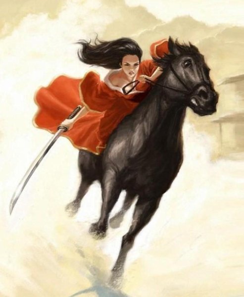 Девушка в платье на коне