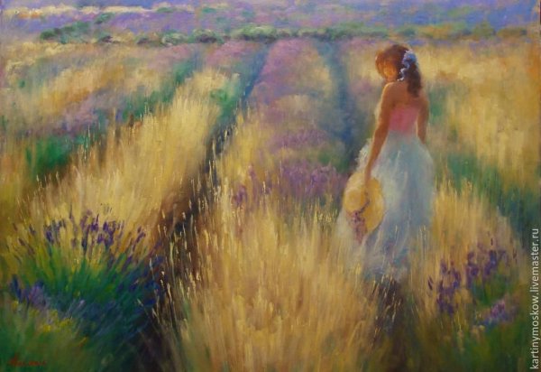 Девочка в поле с цветами