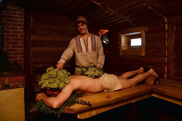 Женщины в парилке