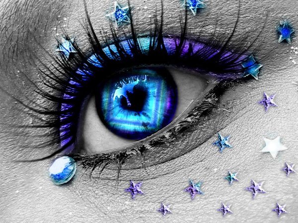 Красивые глаза со слезами