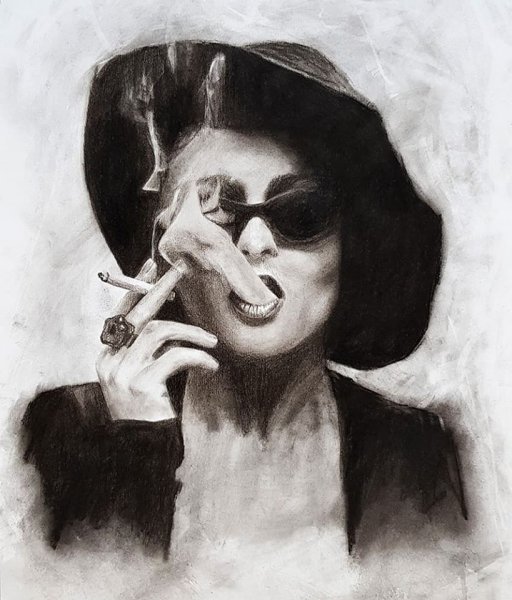 Марла Сингер курит