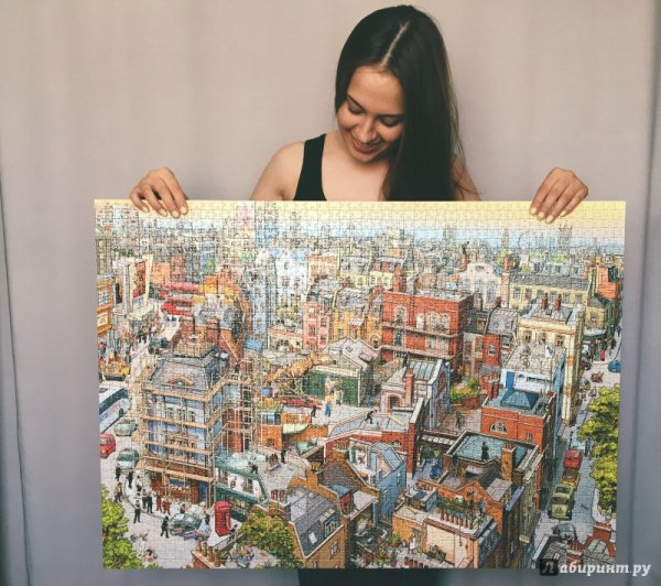 Огромный пазл на стене