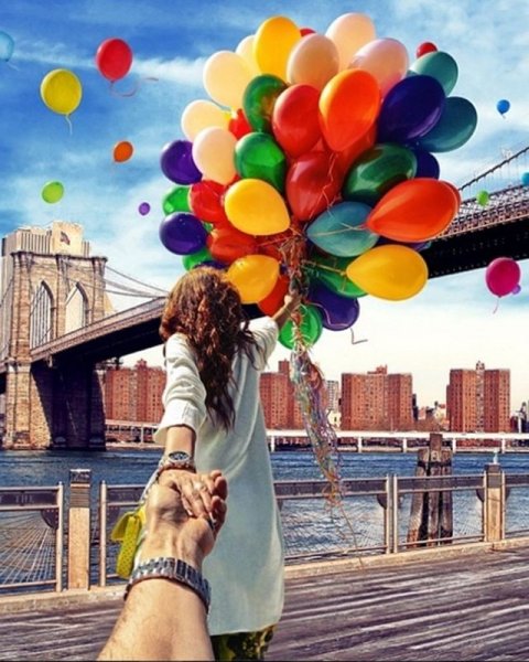 Девушка с воздушными шарами