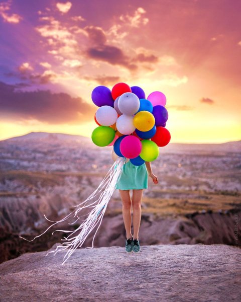 Девушка с воздушными шарами