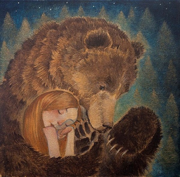 Мишка обнимает