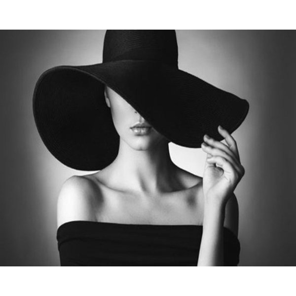 Дама в черной шляпе