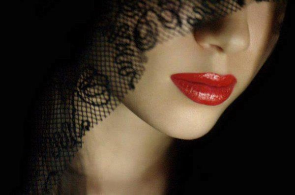 Женщина под вуалью