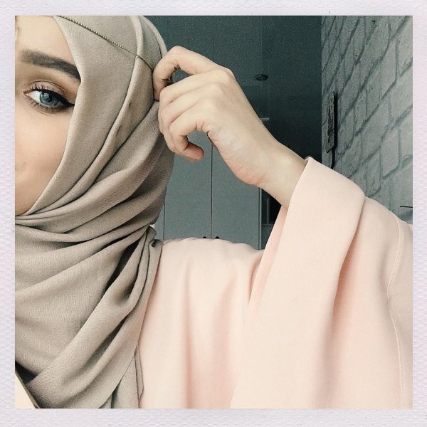 Мусульманка с закрытым лицом