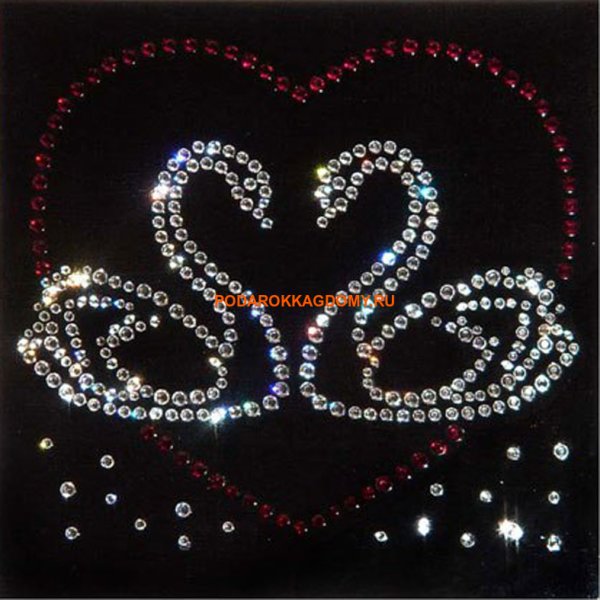 Мерцающими стразами