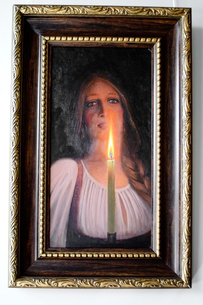 Девушка со свечой картина