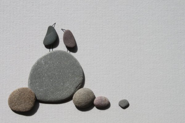 Мелкие фигурки из камня