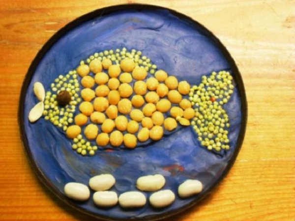 Мозаика из семян на пластилиновой основе