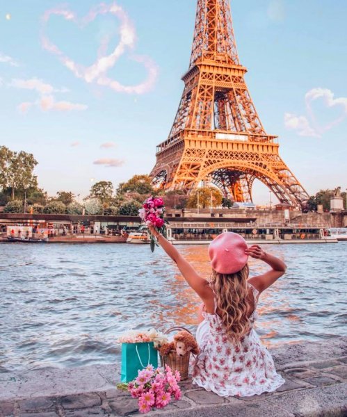 Картина алмазная "девушка в Париже "