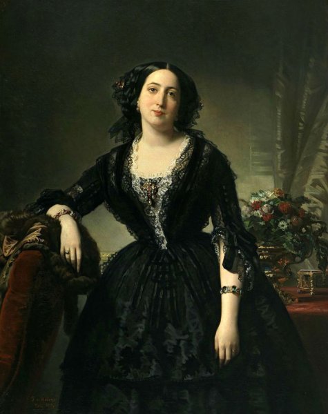 Черное платье фэнтези