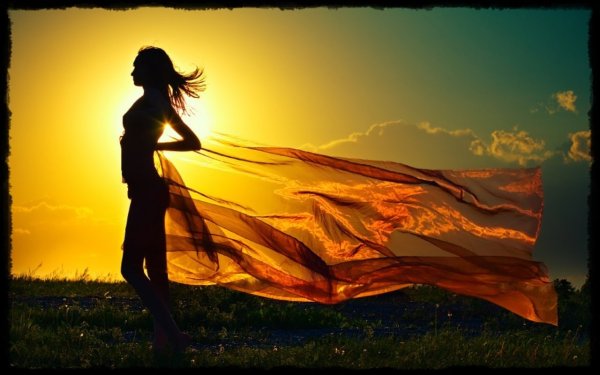 Девушка на рассвете