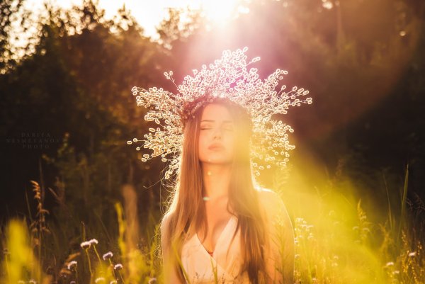 Девушка на рассвете