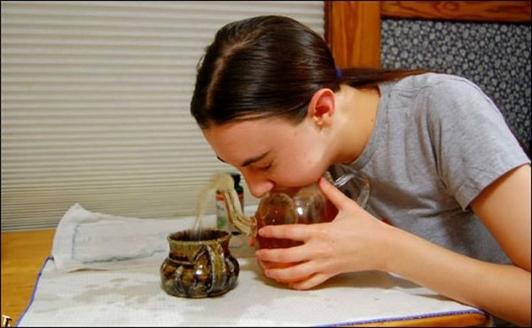 Дует в чайник