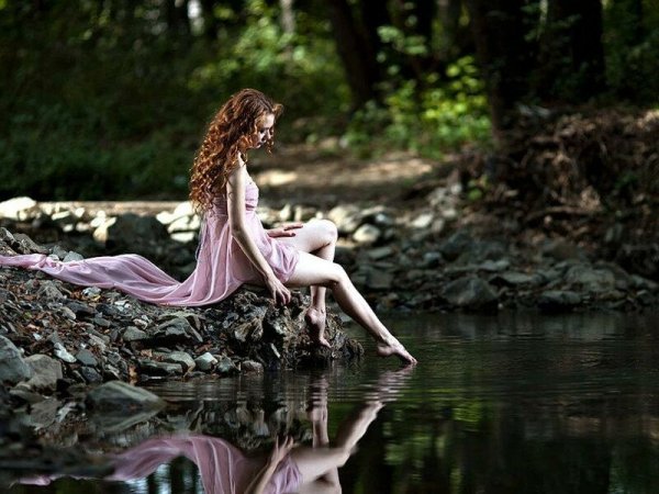 Флоренс Бруденель босиком